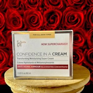 IT COSMETICS Confidence In A Cream